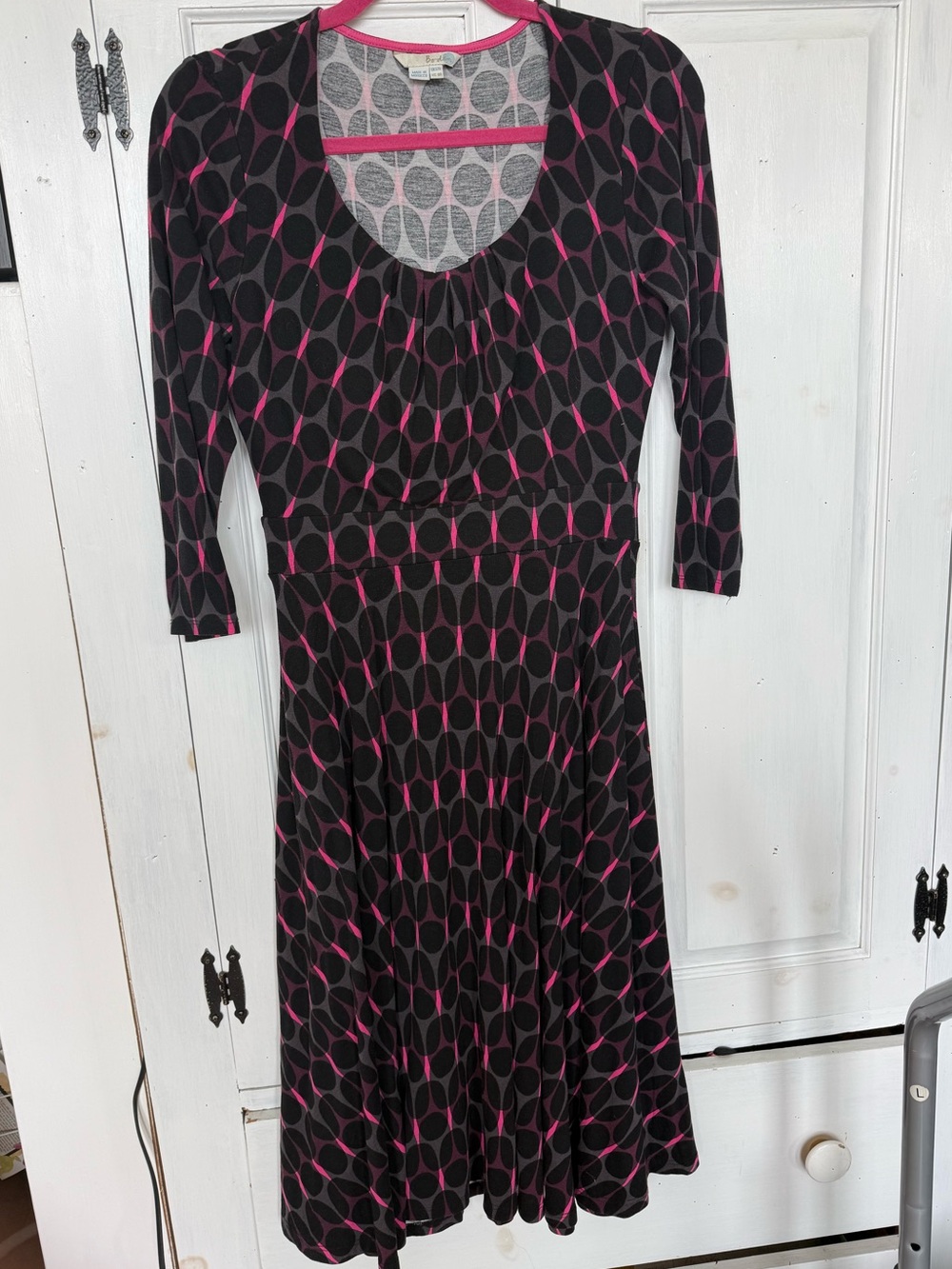 Boden Black and Hot Pink Long Sleeve Scoop-Neck Maxi Dress